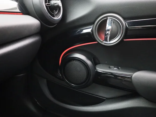 MINI Cooper (2022) — foto 26 van 40
