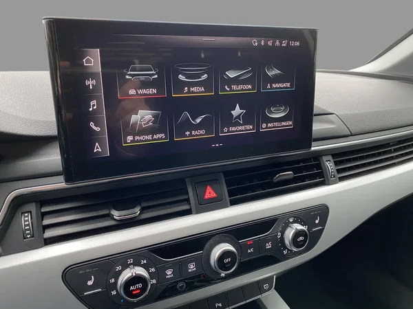 Audi A4 (2022) — foto 19 van 20