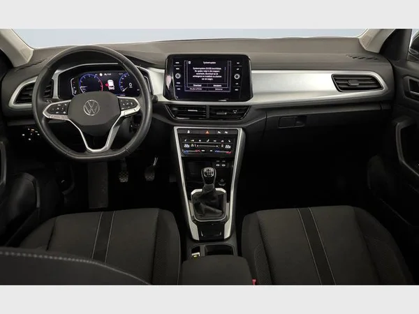 Volkswagen T-Roc (2023) — foto 2 van 22