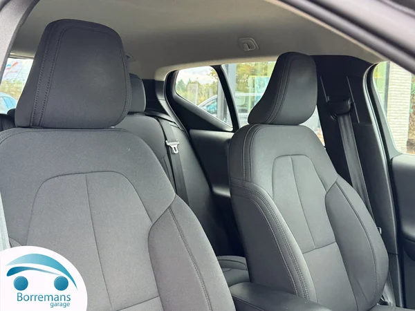 Volvo XC-40 (2020) — foto 40 van 44