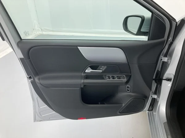 MERCEDES-BENZ B 180 (2022) — foto 21 van 36