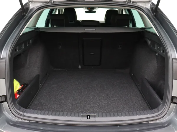 SKODA Octavia Combi (2024) — foto 6 van 18