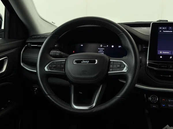 JEEP Compass (2024) — foto 14 van 29