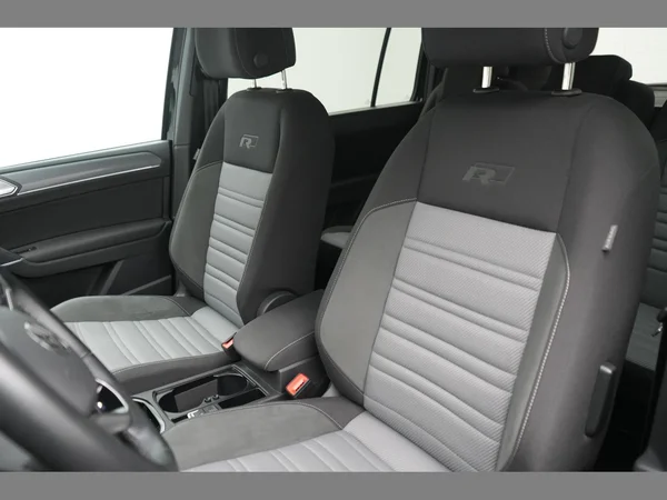 VOLKSWAGEN Touran (2023) — foto 2 van 30