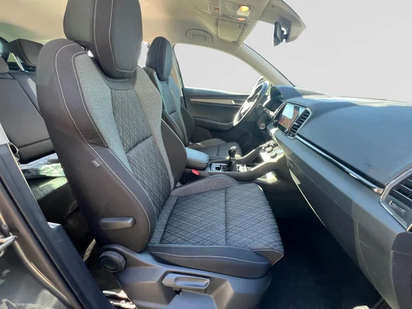 SKODA Karoq (2022) — foto 6 van 24