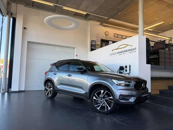 Volvo XC40 (2018) — foto 1 van 23