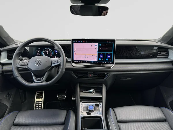 VOLKSWAGEN Tayron (2025) — foto 2 van 24