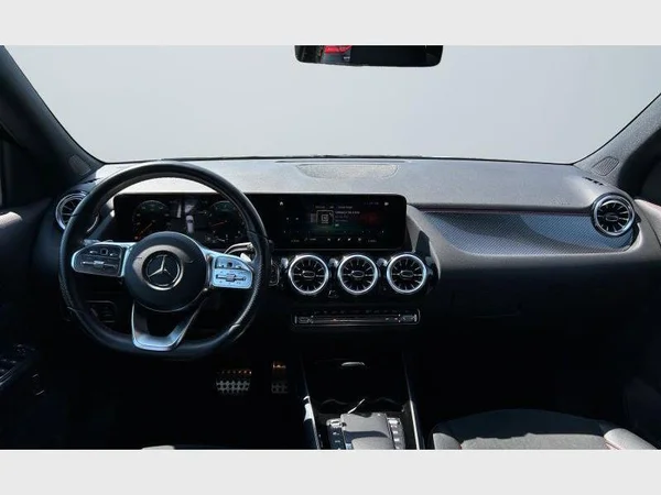Mercedes-Benz GLA 180 (2022) — foto 4 van 29
