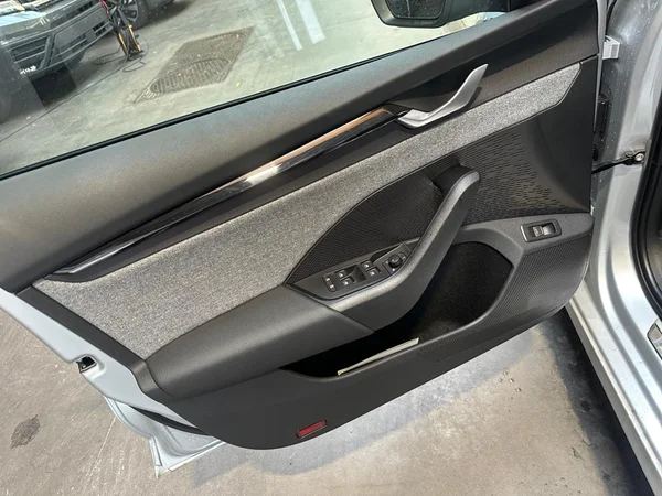 SKODA Octavia SW (2025) — foto 6 van 22