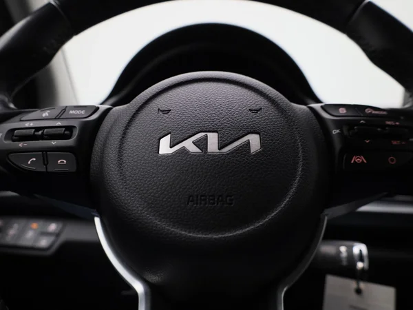 Kia Rio (2023) — foto 17 van 37