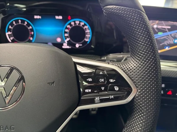 VOLKSWAGEN Golf VIII (2023) — foto 10 van 31