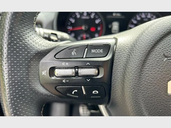 Kia RIO (2022) — foto 15 van 25