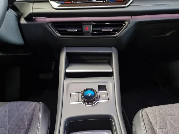 VOLKSWAGEN Tayron (2025) — foto 3 van 23