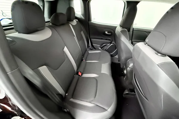 Jeep Renegade (2023) — foto 15 van 30
