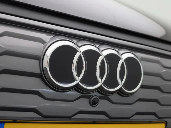 Audi Q4 Sportback e-tron (2023) — foto 43 van 44