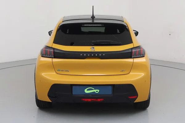 Peugeot E-208 (2021) — foto 31 van 36