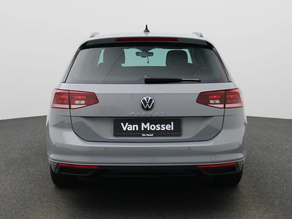 Volkswagen Passat (2024) — foto 38 van 42