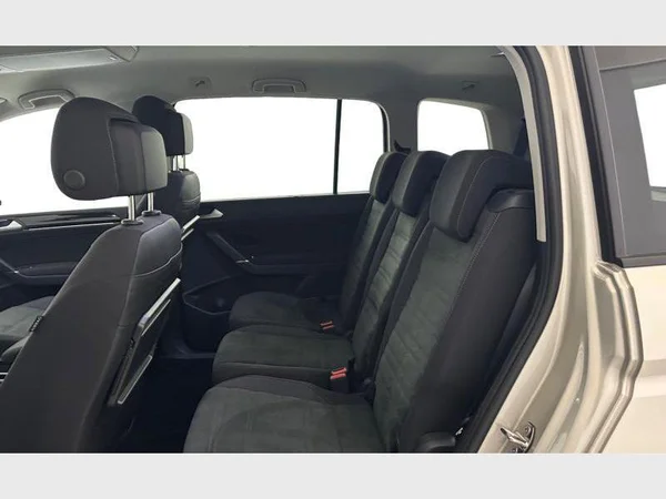 Volkswagen Touran (2024) — foto 6 van 28