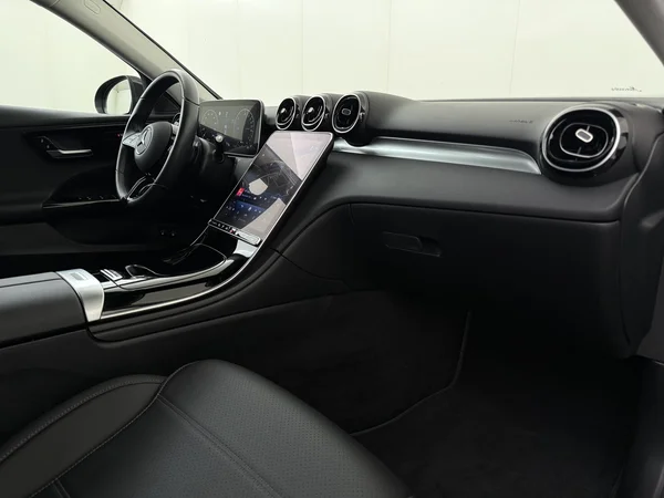 MERCEDES C 300 (2022) — foto 3 van 32