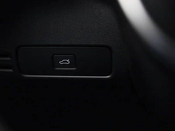 Volvo XC40 (2023) — foto 18 van 41