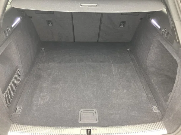 AUDI A4 Avant (2023) — foto 17 van 36