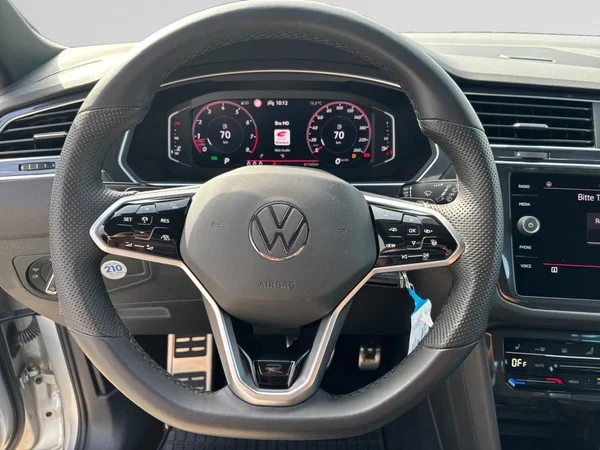 VOLKSWAGEN Tiguan (2021) — foto 4 van 24