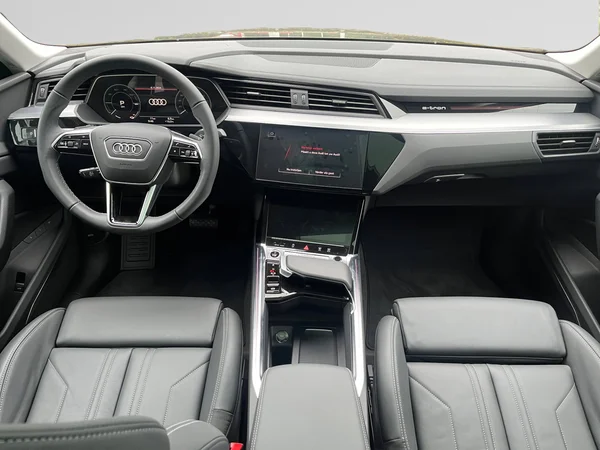 AUDI Q8 e-tron Sportback (2025) — foto 11 van 24
