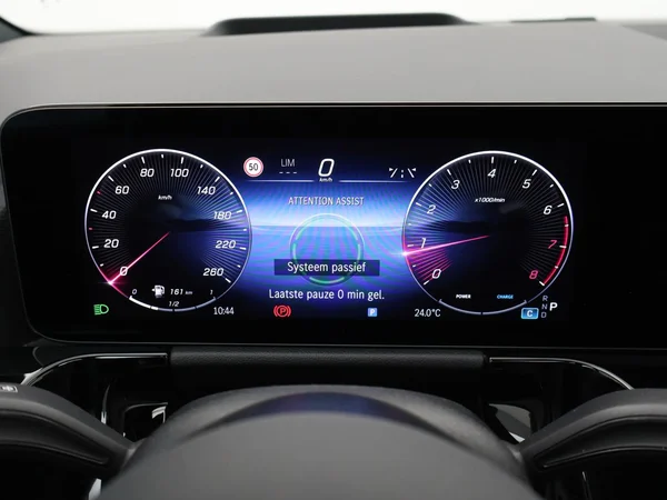 MERCEDES-BENZ GLA (H247) (2025) — foto 7 van 30