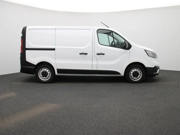 Renault Trafic (2022) — foto 37 van 39