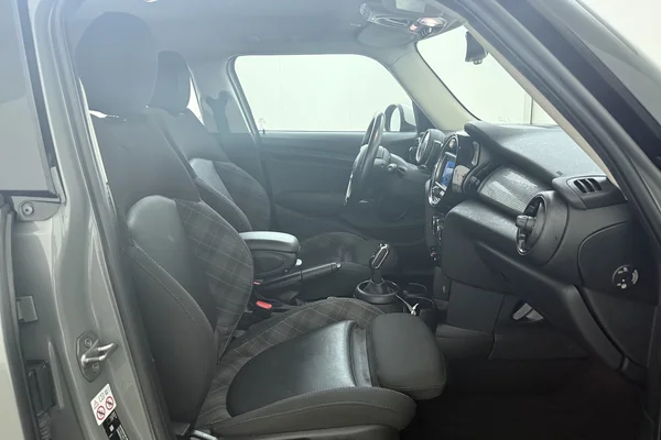 Mini Mini 5 Doors (F55) (2019) — foto 18 van 20