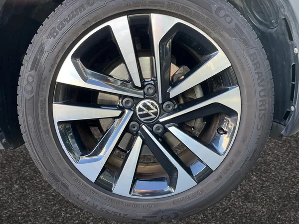 VOLKSWAGEN T-Roc (2021) — foto 13 van 20