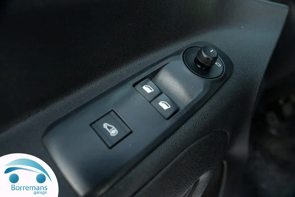 Peugeot Partner (2021) — foto 5 van 22