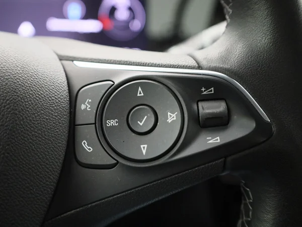 Opel Mokka-e (2023) — foto 20 van 39
