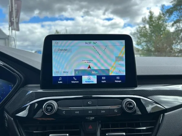 FORD Kuga (2021) — foto 8 van 31