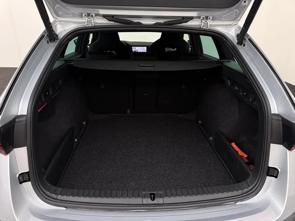 SKODA Octavia (2022) — foto 8 van 32