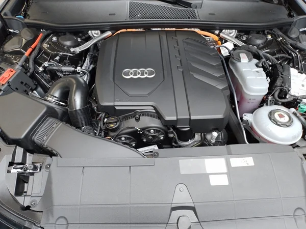 AUDI A6 Avant PHEV (2025) — foto 16 van 17