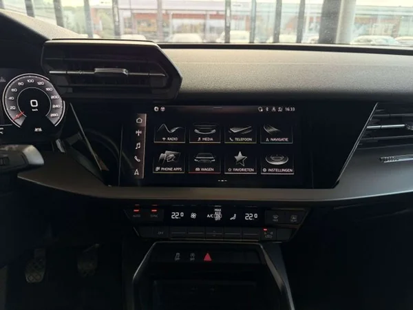 Audi A3 (2022) — foto 11 van 21