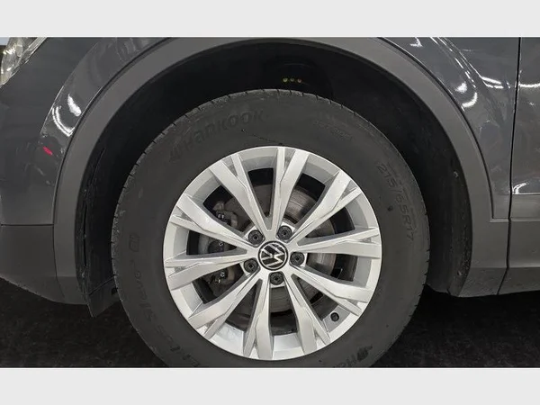 Volkswagen Tiguan (2021) — foto 29 van 30