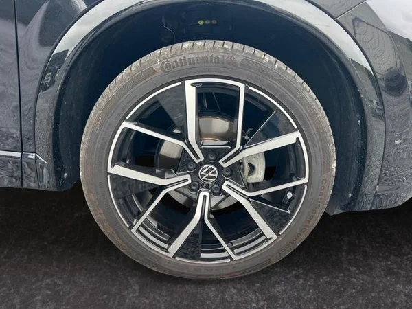 VOLKSWAGEN Tiguan (2024) — foto 25 van 25