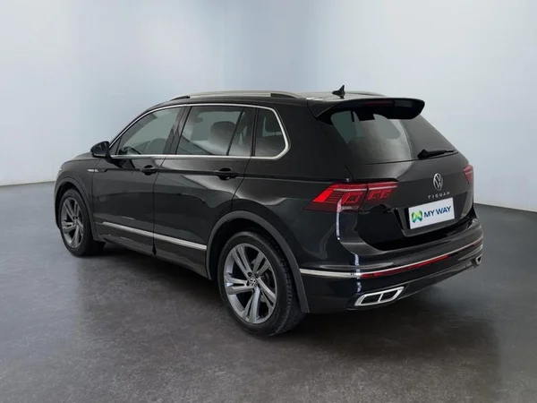 VOLKSWAGEN Tiguan (2023) — foto 15 van 17