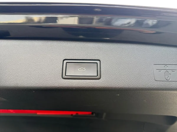 VOLKSWAGEN Golf VIII SW (2024) — foto 11 van 22