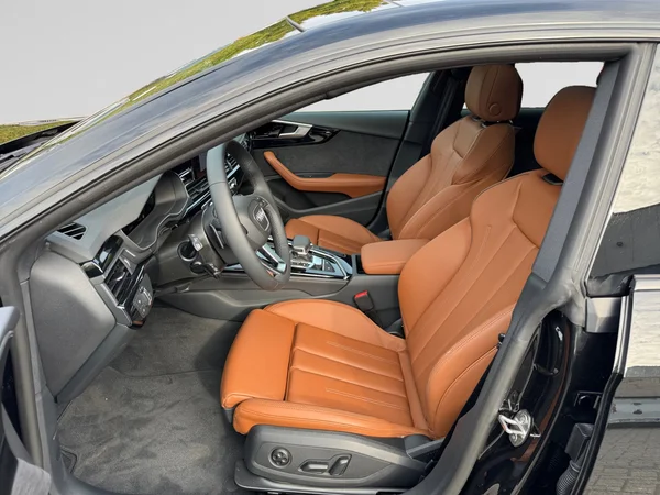 AUDI A5 Sportback (2025) — foto 2 van 24