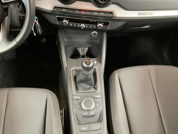 AUDI Q2 (2017) — foto 3 van 23