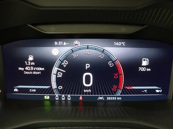 SKODA Karoq (2024) — foto 5 van 18