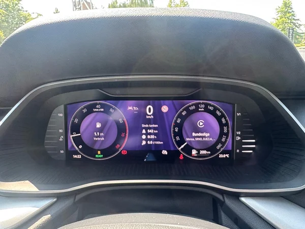 SKODA Octavia Combi (2025) — foto 6 van 21