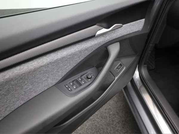SKODA Superb SW (2025) — foto 8 van 23