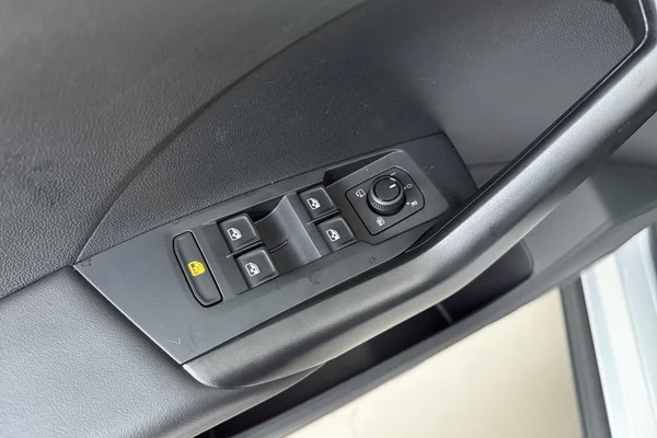 Volkswagen T-Cross — foto 8 van 16