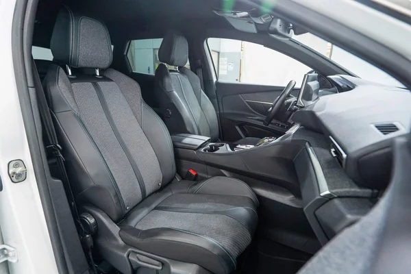 Peugeot 3008 PHEV (2023) — foto 7 van 54