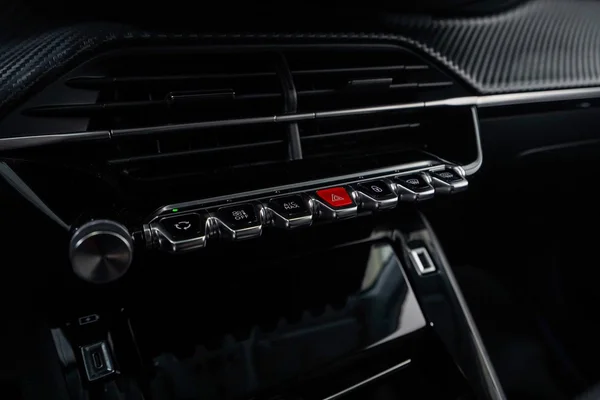 Peugeot E-208 (2022) — foto 18 van 99