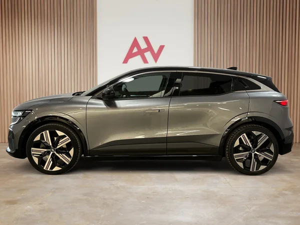 Renault Megane-E-Tech (2022) — foto 2 van 29